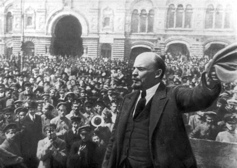 De Russische Revolutie van 1905; een revolutie die de fundamenten van het tsaristische Rusland schudde en Lenin op de voorgrond bracht