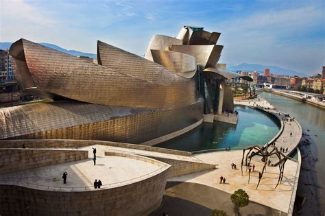 De Controverse van de Guggenheim Bilbao: Een Kunstenaarische Revolutie Met een Prijs Die De Maatschappij Verdeeld